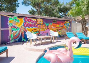 Vintage Vegas Hideaway 6BD, 3BA, pool, spa and poker 31 days only